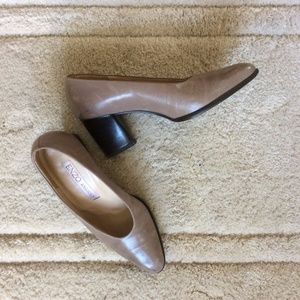 Lady pumps